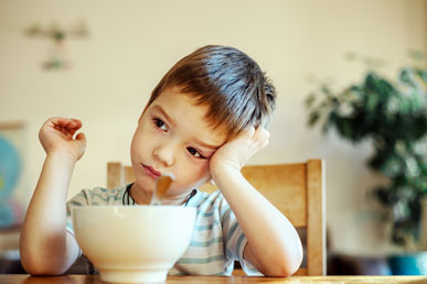 자녀의 식욕을 증가시키는 방법: 5가지 주요 방법