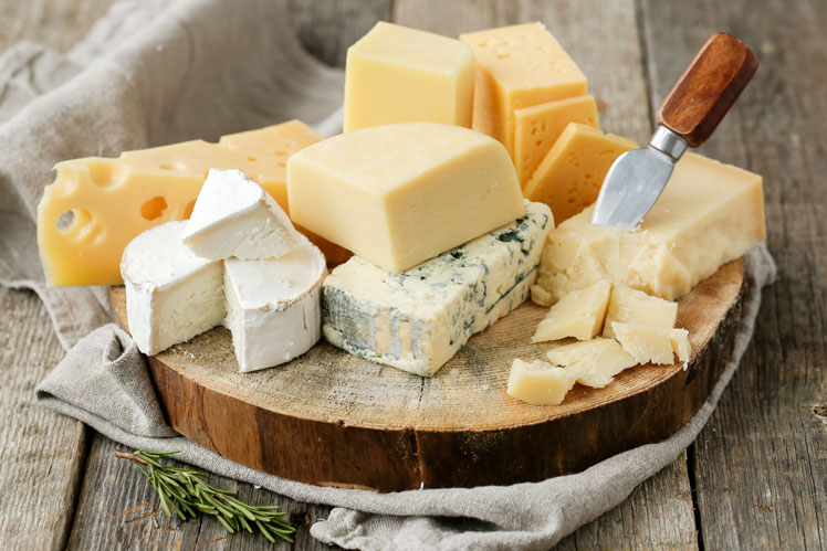 Intressanta fakta om ost: användbarhet, produktion, klassificering