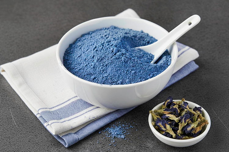 Blue tea from butterfly pea flowers (anchan)