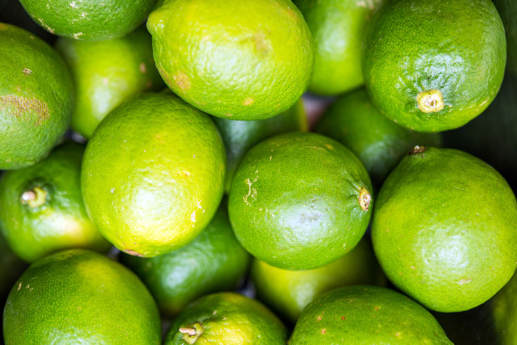 Lime och dess sorter "lime", "söt citron", "indisk lime", "limet", "citron-limet", "limetta", sur ("riktig") och söt lime