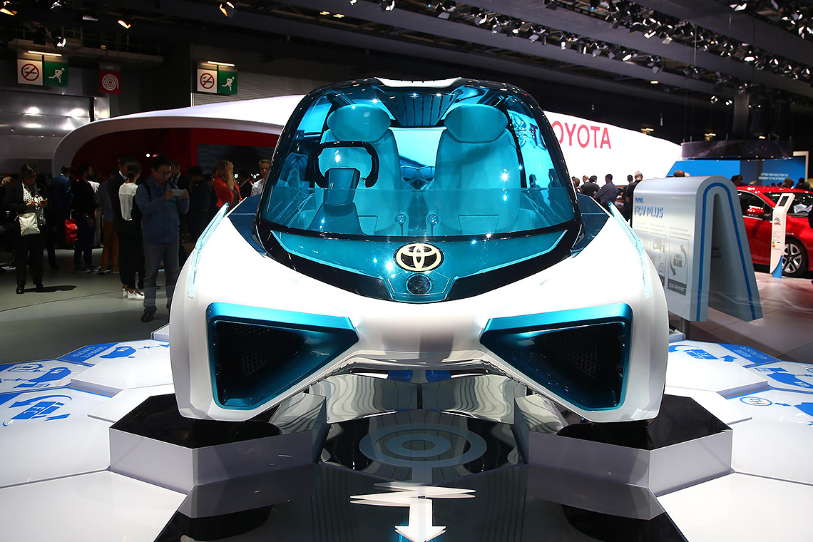 At the Paris Motor Show 2016, the European premiere of the Toyota FCV Plus hydrogen concept car took place.