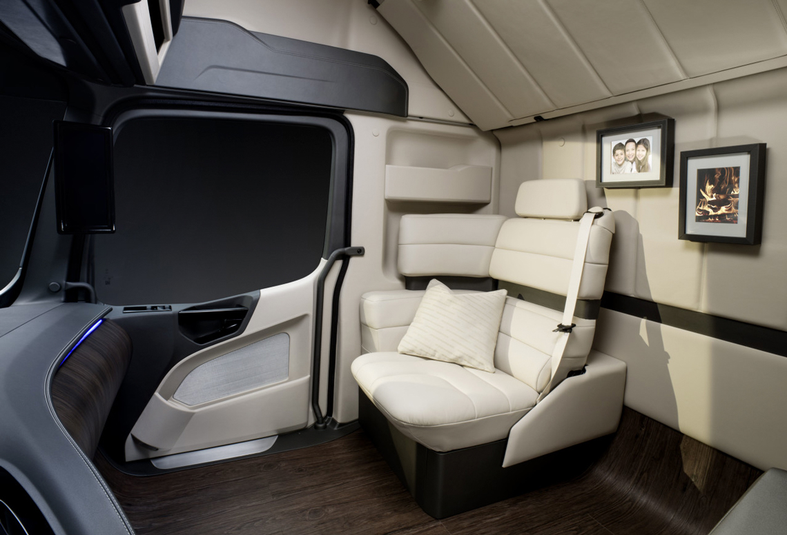 Mercedes-Benz Future Truck 2025 – εσωτερικό καμπίνας