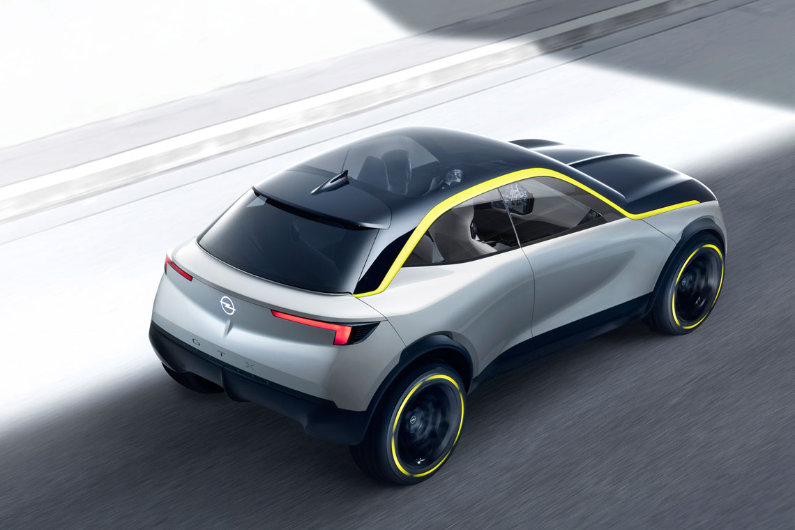 Tasarımın saflığını elde etmek için bir "görsel detoksifikasyon" gerçekleştirildi: elektrikli otomobilin her detayı sorgulandı ve gerekli olduğu kanıtlandı. Sonuç olarak beş kapılı, 2020'lerin ortalarında Opel modellerinin nasıl olacağına dair bir fikir veriyor.