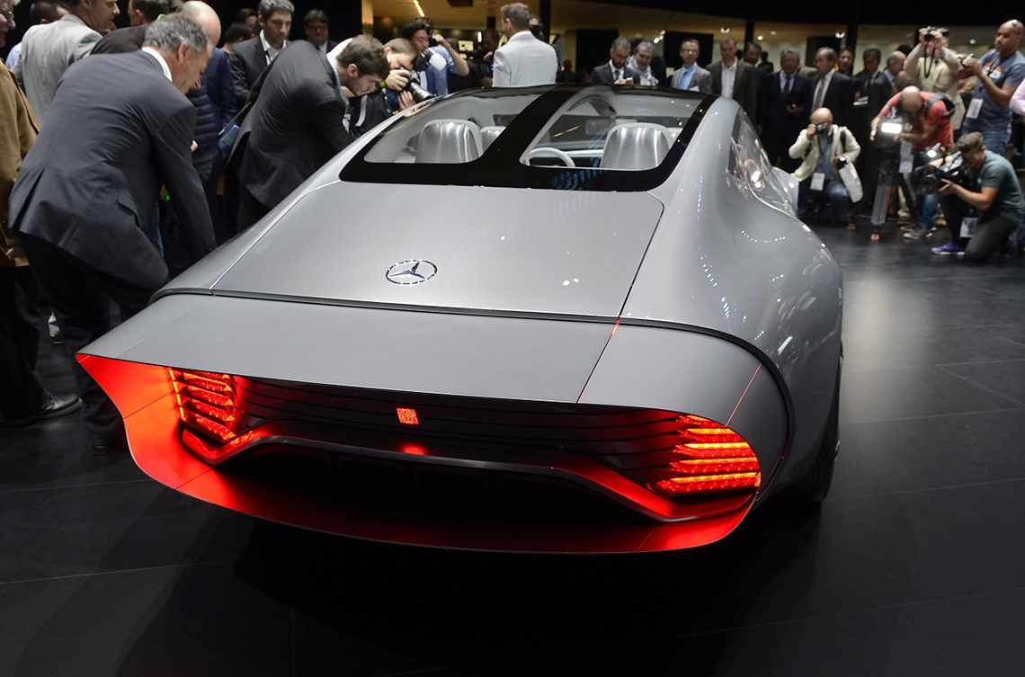 Mercedes-Benz Concept IAA a été présenté en 2015 au salon de l'automobile de Francfort