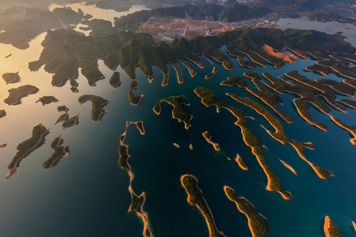 Jezero tisíce ostrovů
