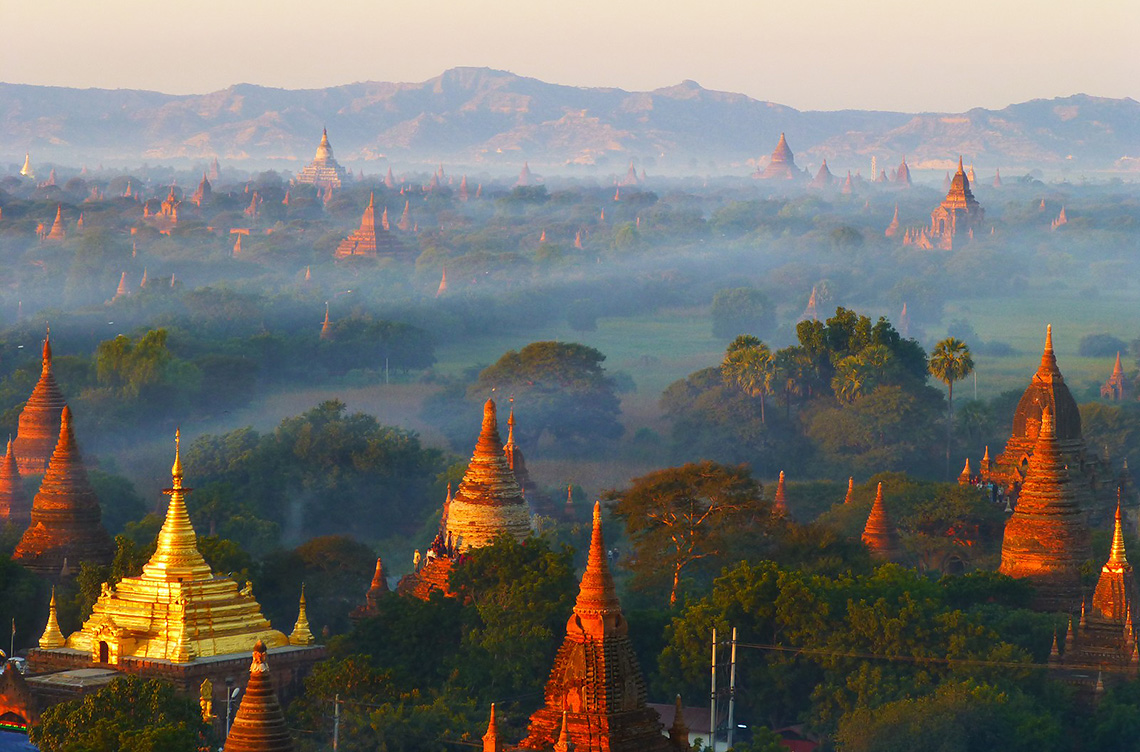 Bagan-Tal bei Sonnenaufgang