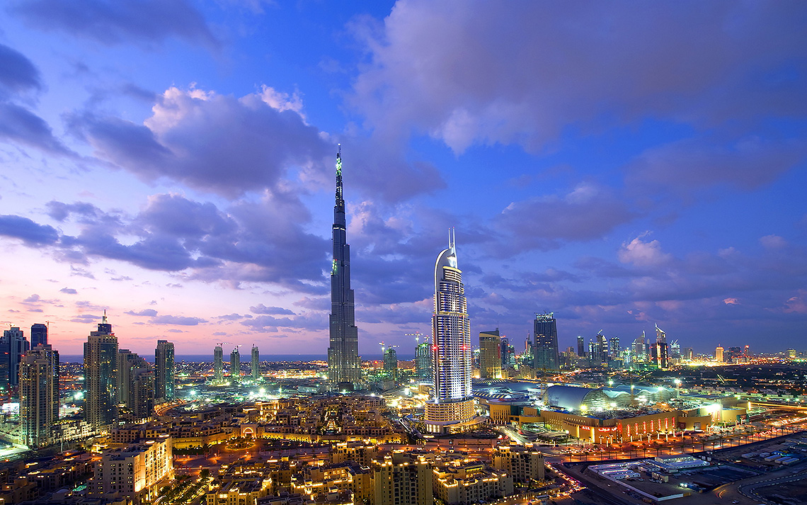 Dubai es el mayor centro comercial, financiero y turístico de Oriente Medio. El ritmo de desarrollo de la ciudad es comparable al de Shanghai.