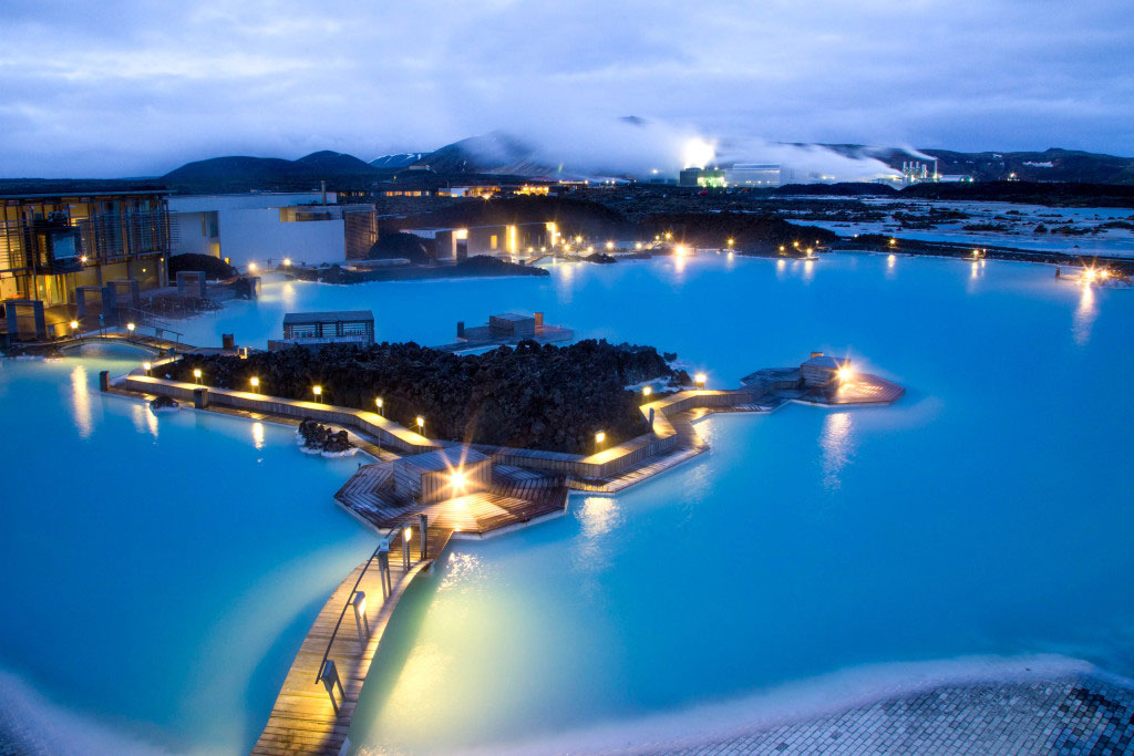 Resort se nachází 40 minut od centra města Reykjavík a 20 minut od letiště Keflavik.