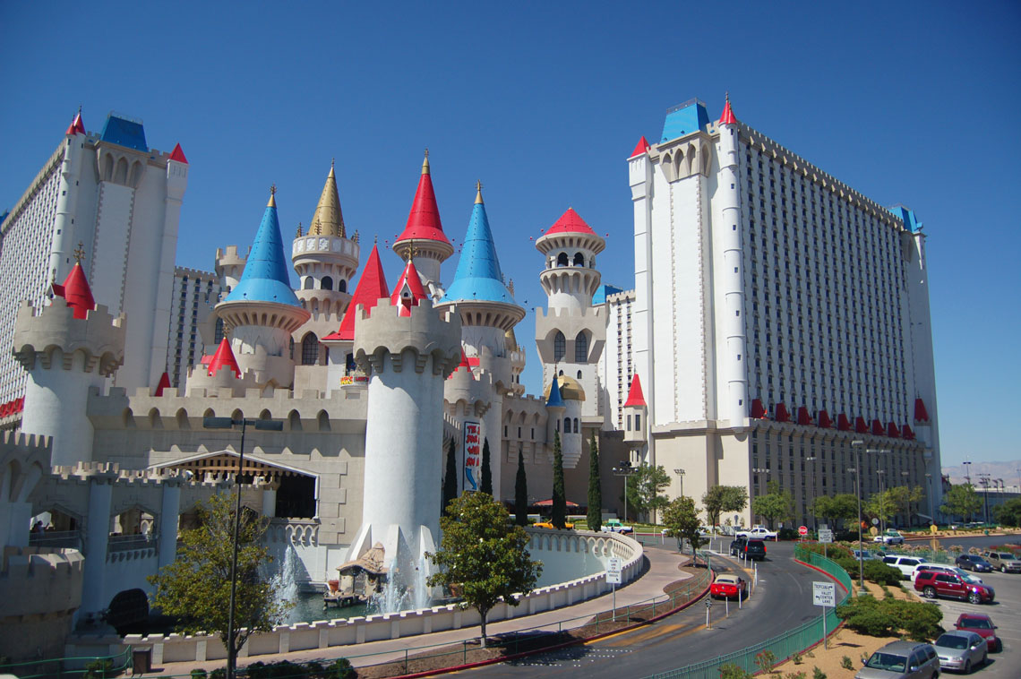 Excalibur ist ein Hotel und Casino am Las Vegas Boulevard und am Las Vegas Strip. Es ist das siebtgrößte Hotel in den USA und das neuntgrößte der Welt.