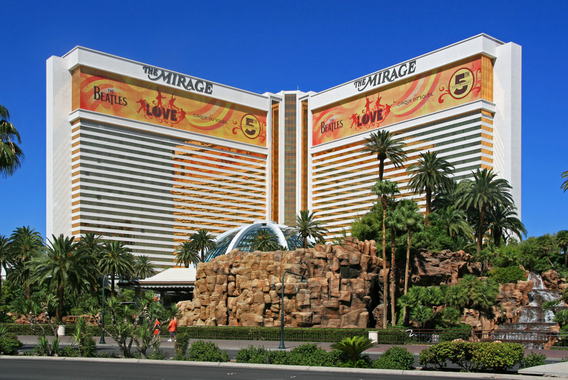 A Mirage egy négycsillagos szálloda Las Vegasban, és 1989-ben nyílt meg.