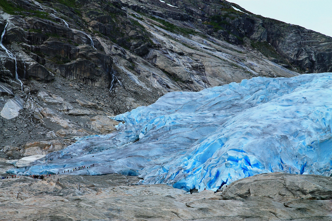 尼加兹布林冰川