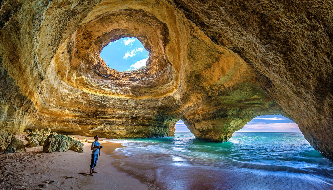 And now, thanks to a unique sea cave, it is a tourist area with the world famous and frequently visited Praia de Benagil beach.
