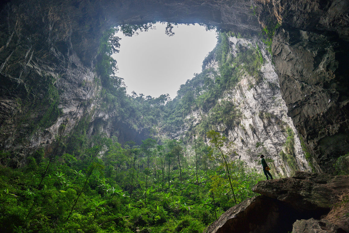 El estudio de casi 6500 metros de la cueva mostró que en algunos lugares alcanza los 200 metros de altura y 150 metros de ancho. Shondong es considerada la cueva con los pasajes más anchos y altos. El volumen total de la cueva se estima en 38,5 millones de m³.