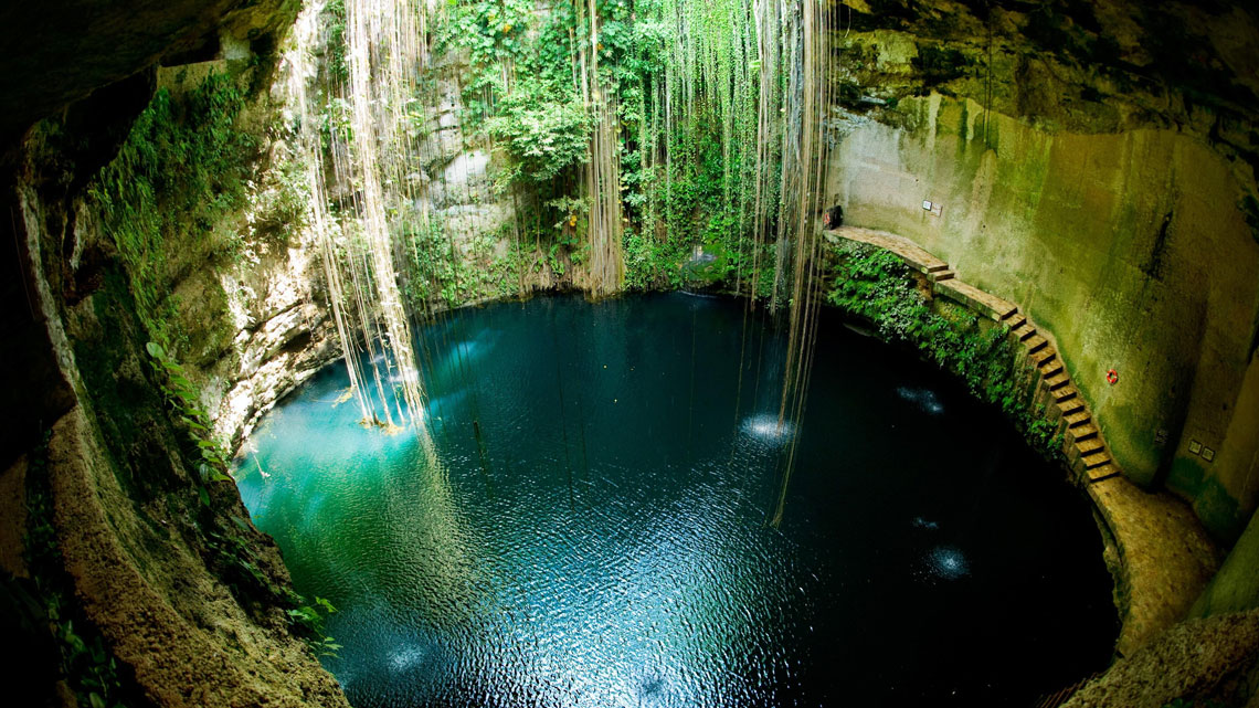 Algunos cenotes se han convertido en centros de buceo establecidos. El más famoso de ellos es Dos Ojos (español para "Dos ojos"). La exploración de las cuevas solo comenzó en 1986 y ahora es un sitio de buceo de clase mundial, junto con el Gran Agujero Azul de Belice.