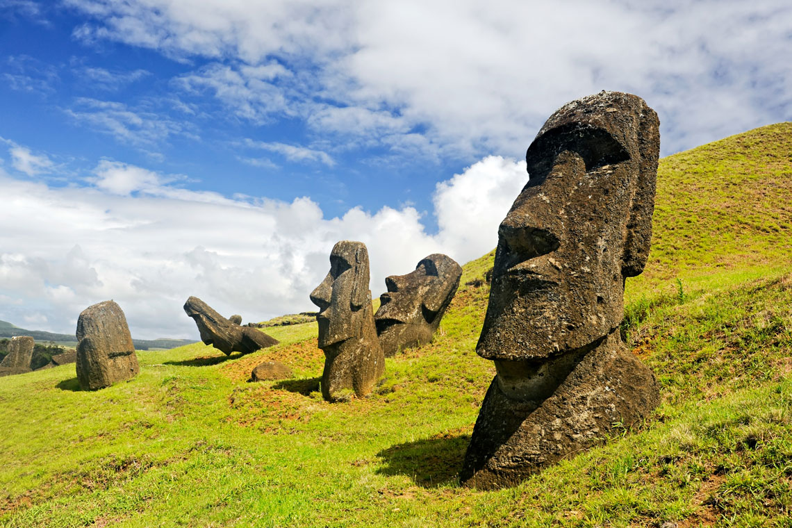 Moai on Easter Island: interesting facts about this wonder of the world