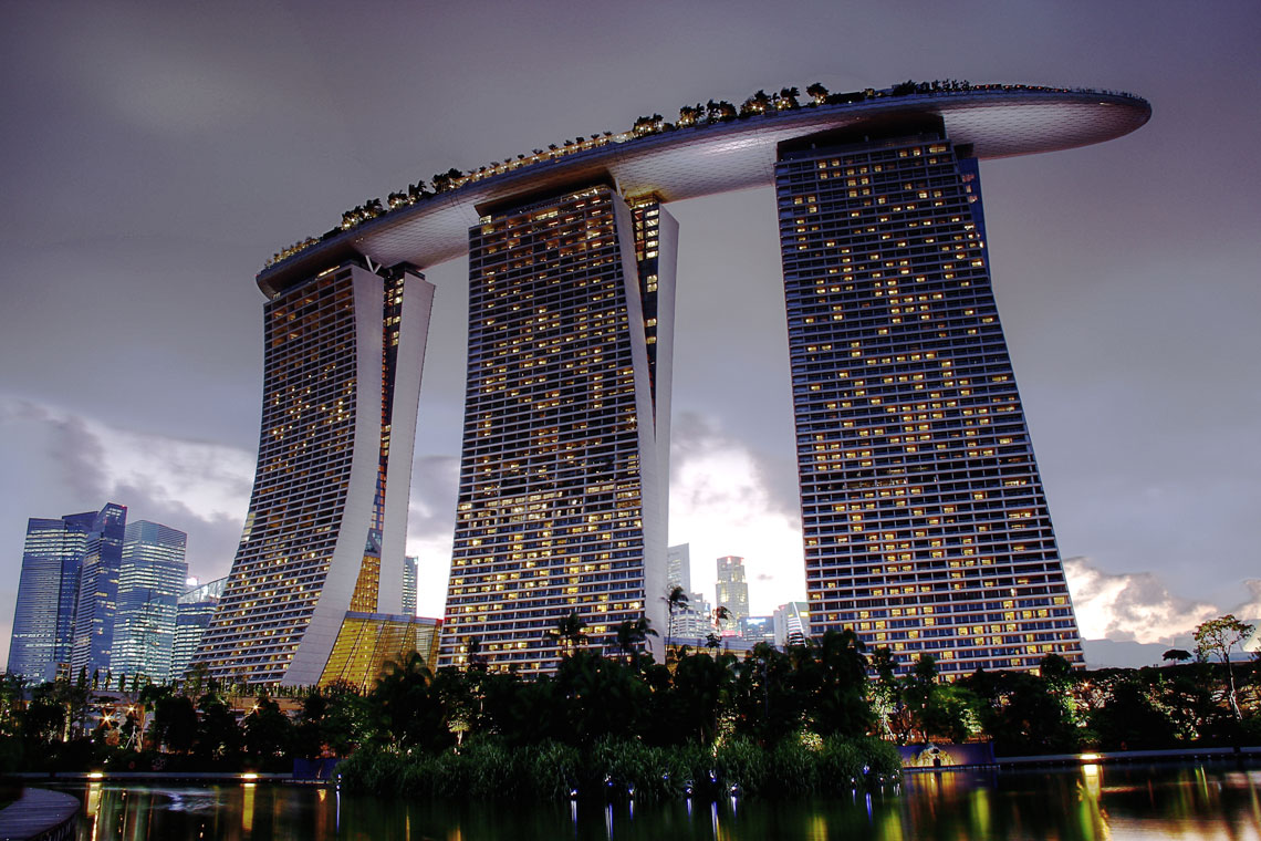 Marina Bay Sands – tàu khách sạn tương lai