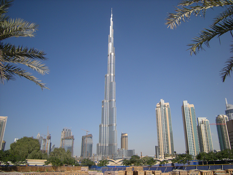 Burj Khalifa dünyanın en yüksek binasıdır