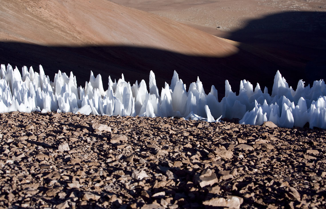 チリ、Chainantor平野の南端の氷の形成（南アメリカ）