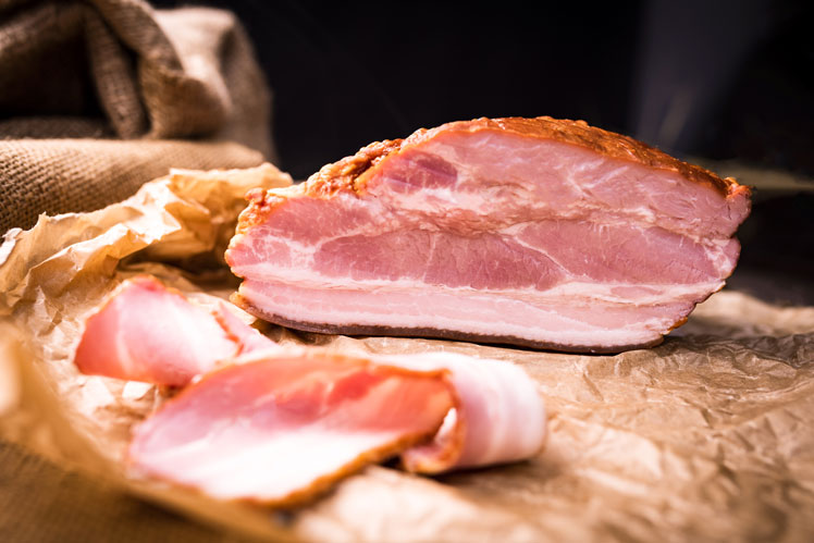 Food flavors that provoke overeating | Bacon
