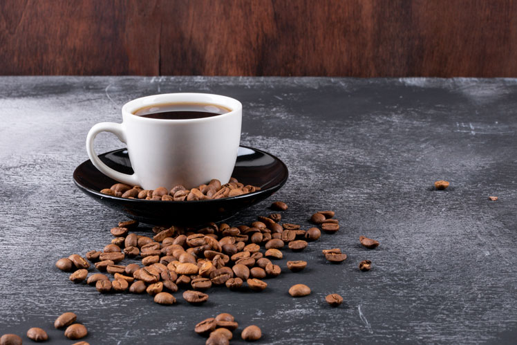 Hvor er mer koffein – i en kopp te eller i en kopp kaffe?