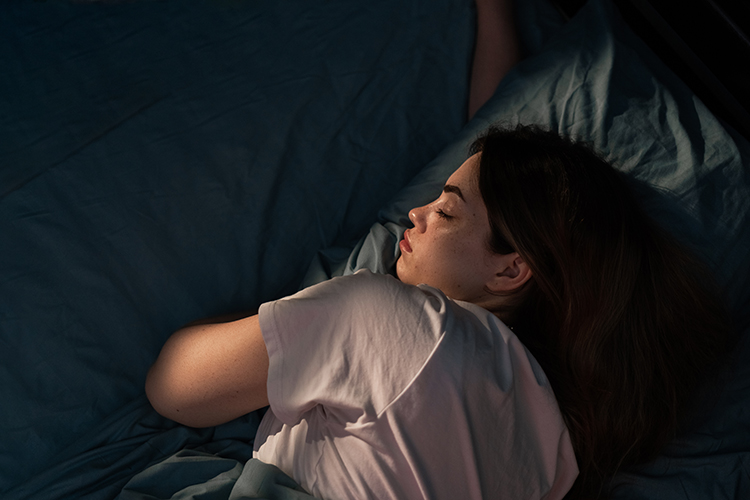 If I go to bed relatively early, I usually fall asleep very easily and quickly.