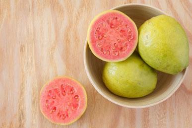 Guava, Jambu, Barbados Cherry, Yilama: Fantastiska frukter från hela världen