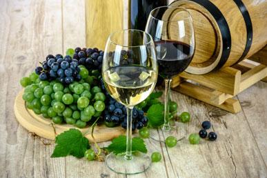 Interessante fakta om vin: klassificering og drikkekultur