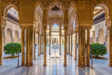 Alhambra je jedinečná architektonická stavba