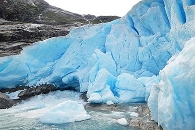 世界上最神奇的冰川——尼加兹布林