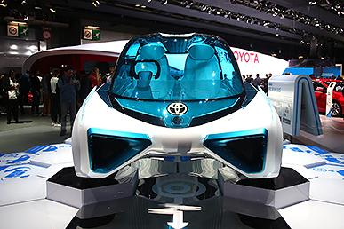 Das Toyota FCV Plus Hydrogen Concept ist ein umweltfreundliches Auto der Zukunft