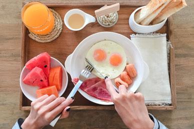Why is it important to start eating breakfast regularly?